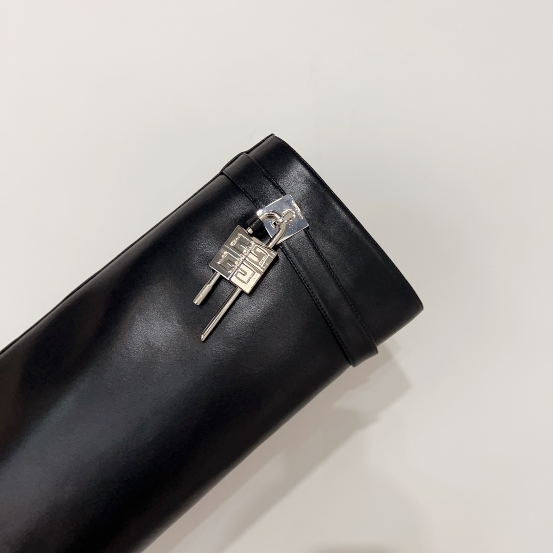 G1uenchy boots(eu35-41)