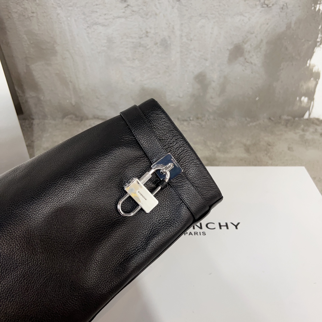 G1uenchy boots(eu35-41)