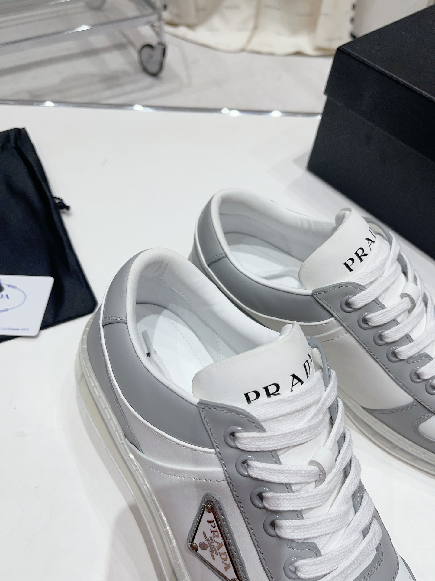 Pra*a sneaker(39–44)