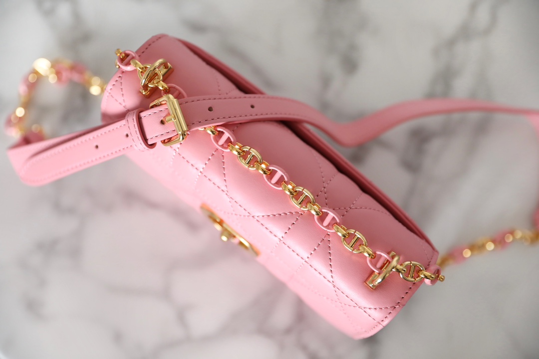 D*or caro bag- 19 x 13 x 5.5cm