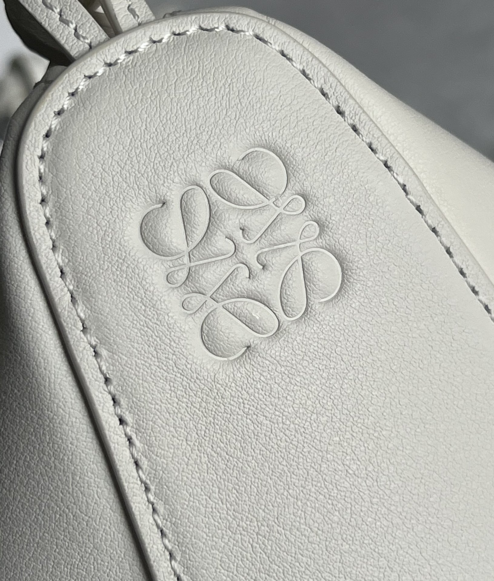 L0ew* hammock hobo bag-28*17*9.5cm