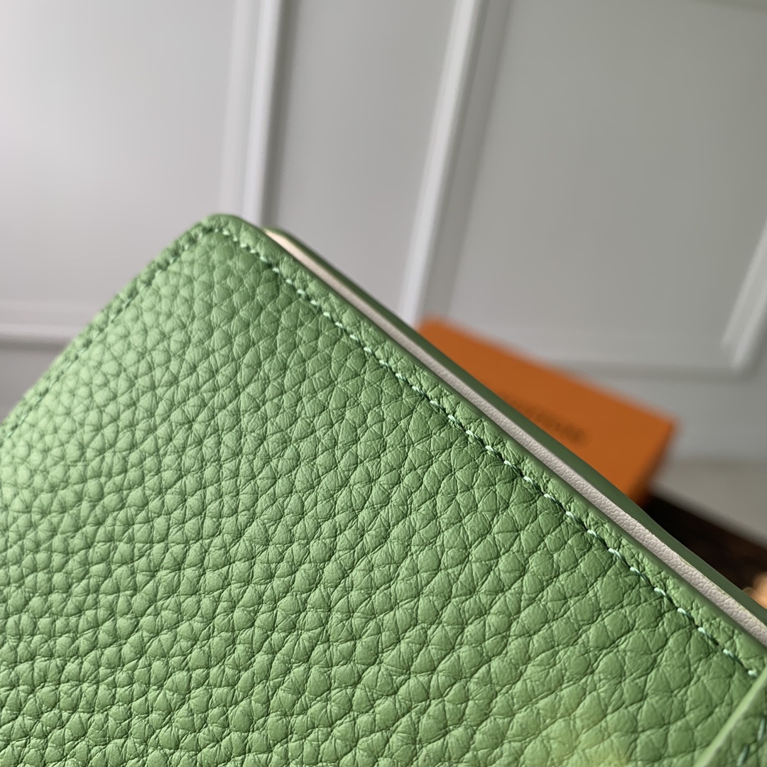 l0*is V*t0n vertical wallet-m82512-10 x 19 x 1.7cm