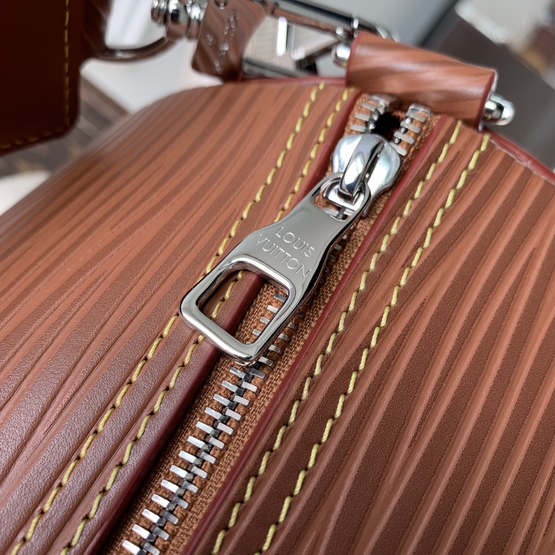 l0*is V*t0n soft polochon bag m46692-27x 15x 15cm