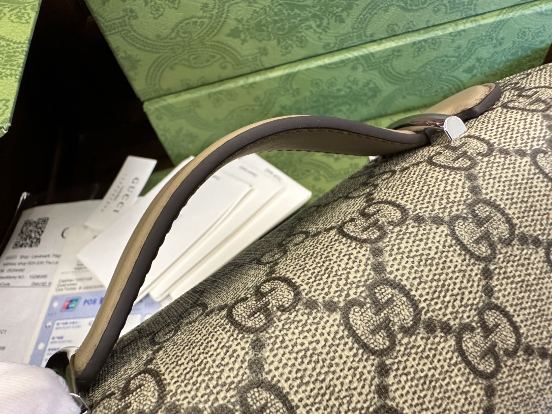 g*u*i gg S*p*e bag-21*10*5cm