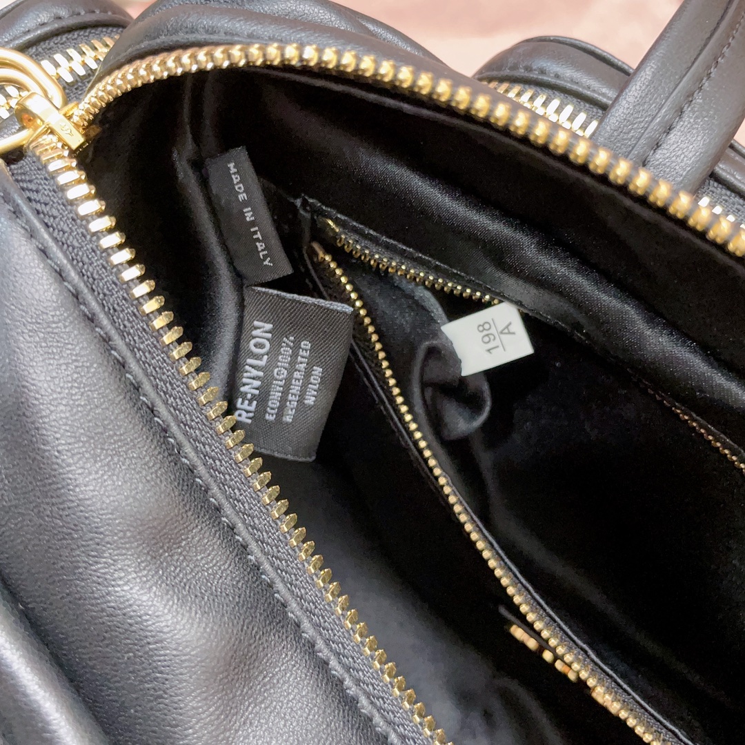 M*um*u bag-27 x12 x9cm