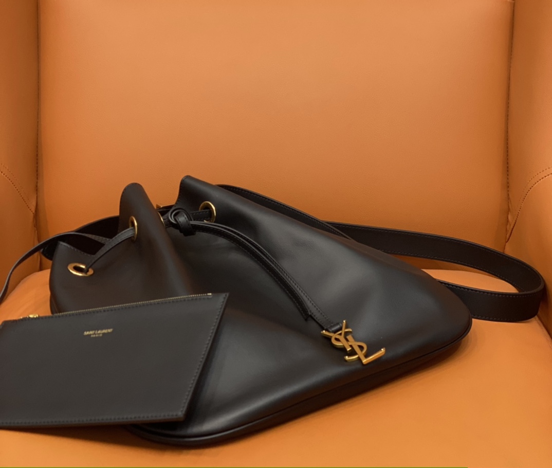 Y*L hobo bag-33×28×2.5cm