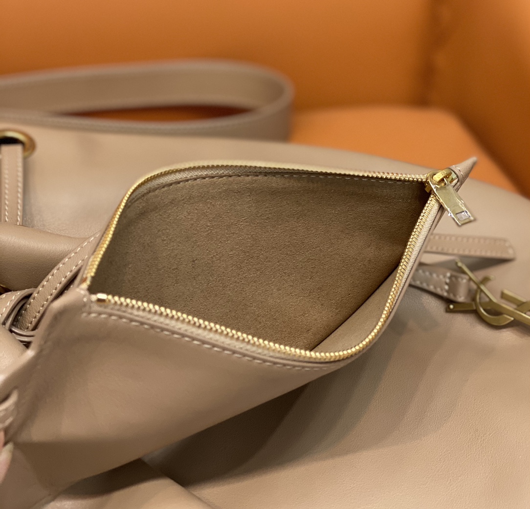 Y*L hobo bag-44×33×2.5cm