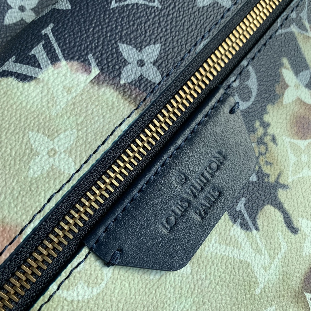 l0*is V*t0n discovery backpack-29*38*20cm