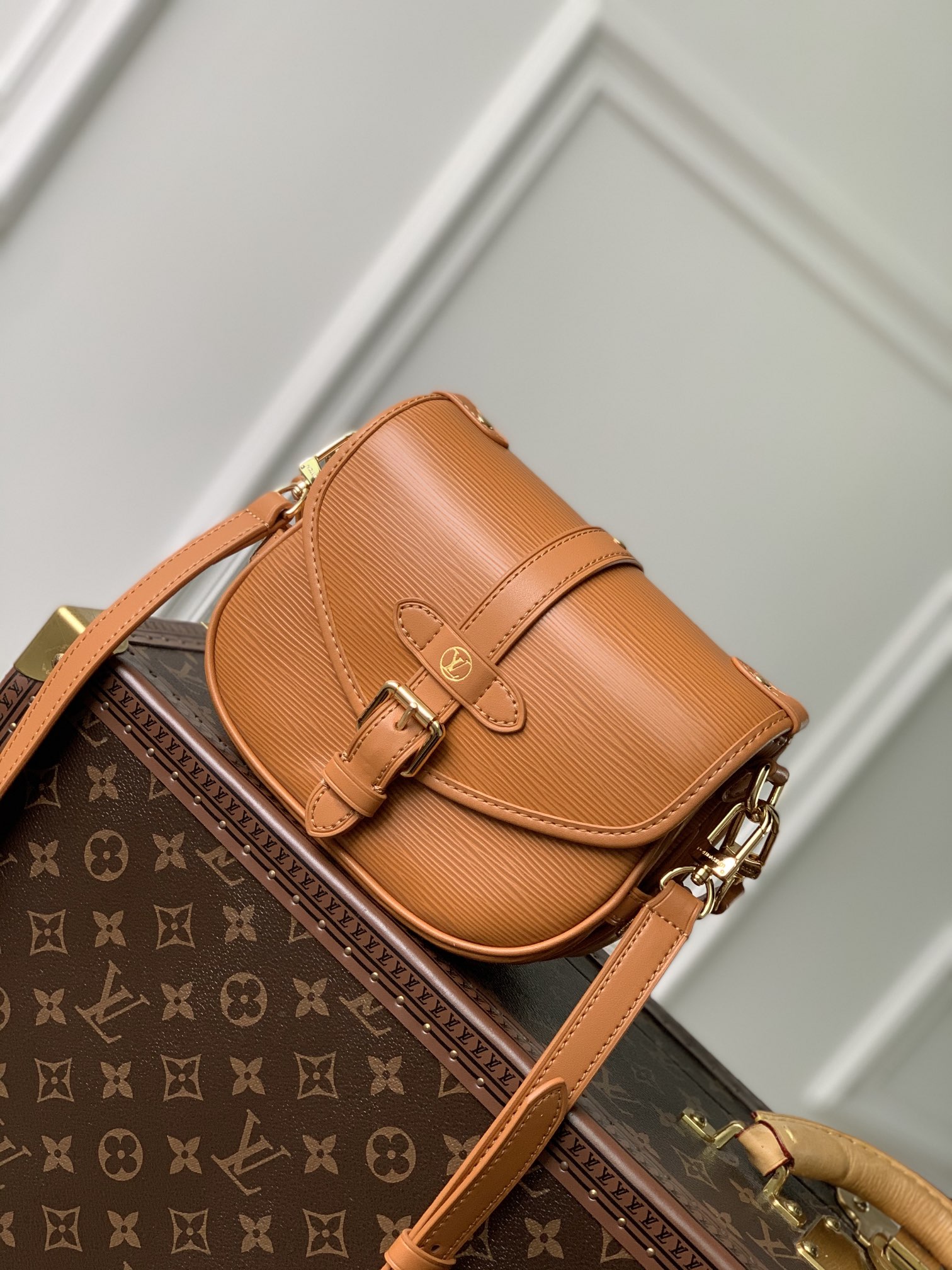 l0*is V*t0n saumur bb-20 x 16 x 7.5cm