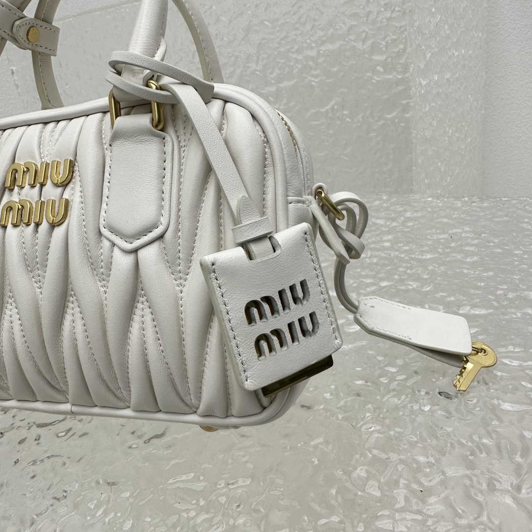 M*um*u vintage too pretty bag-19*13*6cm