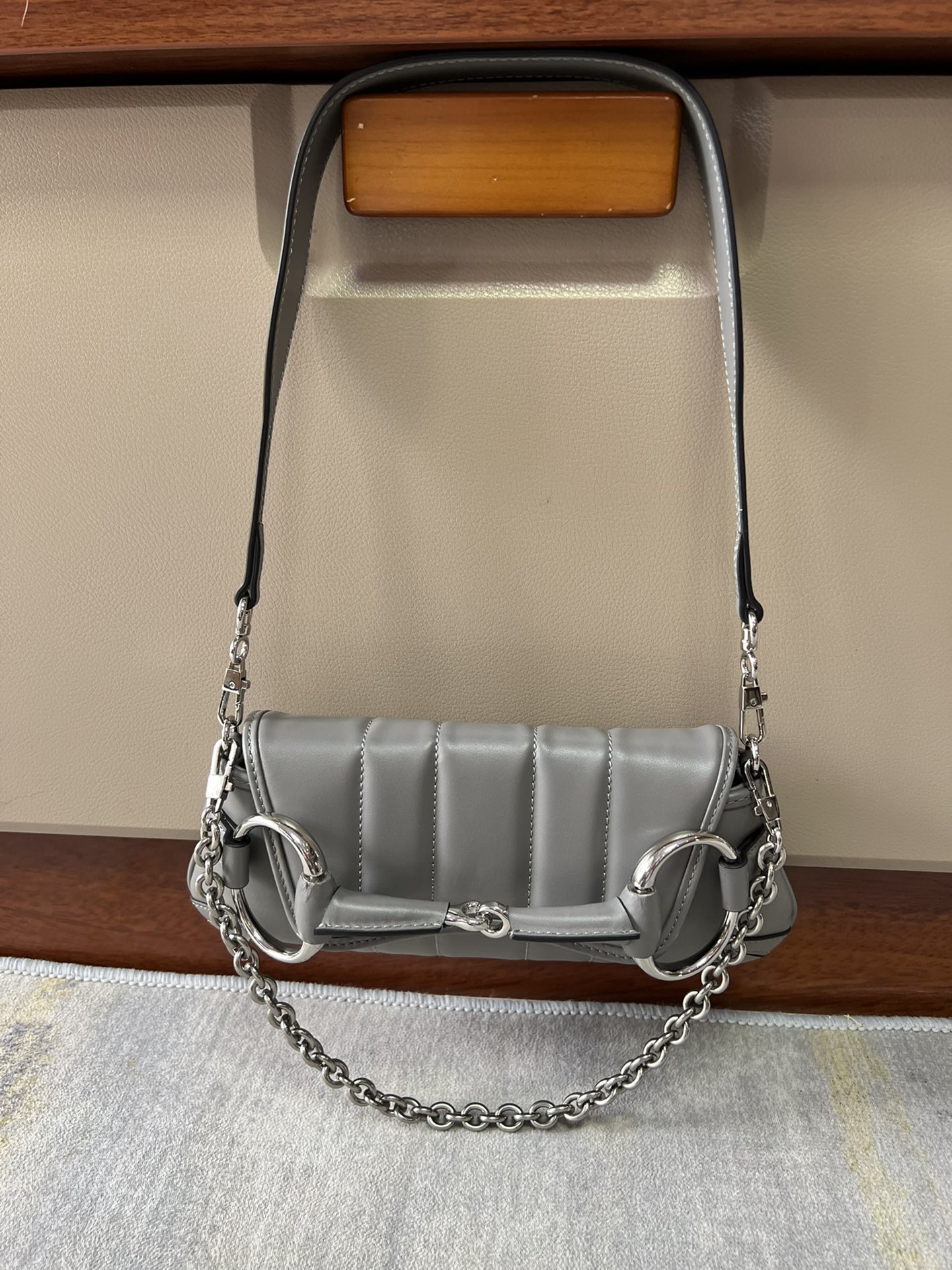 G*u*i horsebit chain 2023-27x11x5cm