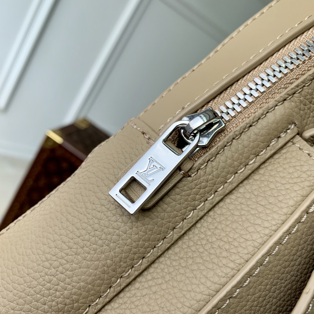 l0*is V*t0n pilot backpack-20.0 x 30.0 x 4cm