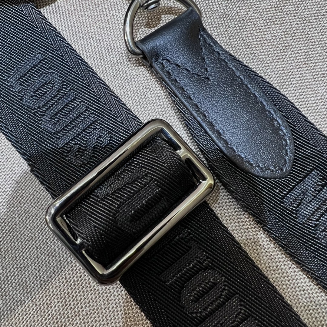 l0*is V*t0n trio messenger bag -m22481-25 x 18.5 x 7cm