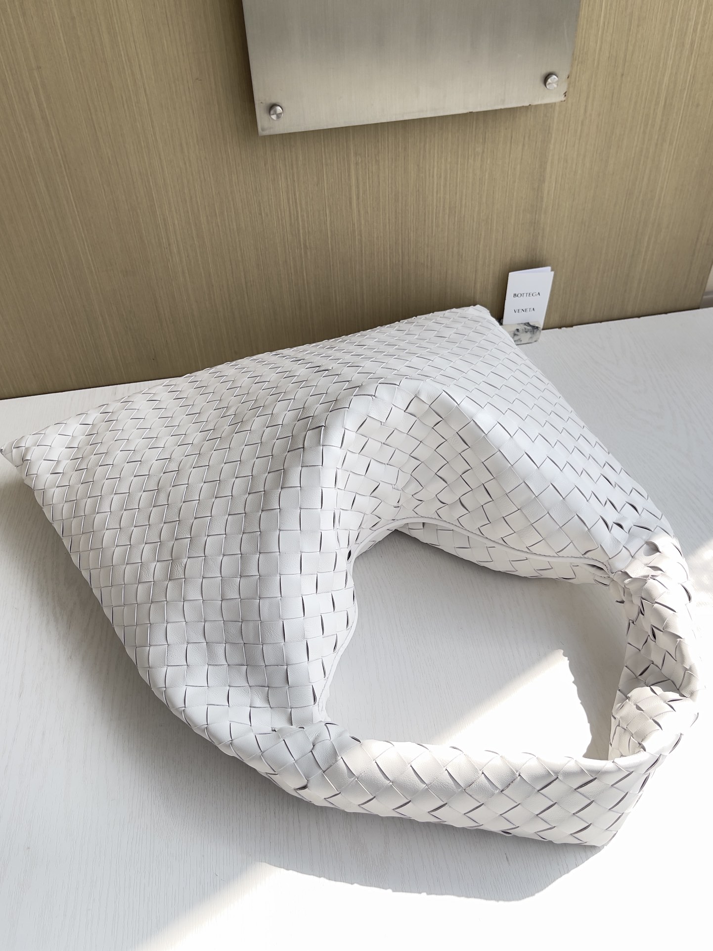 bo*te*ga Ve*ne*ta hop bag-53*24*13cm