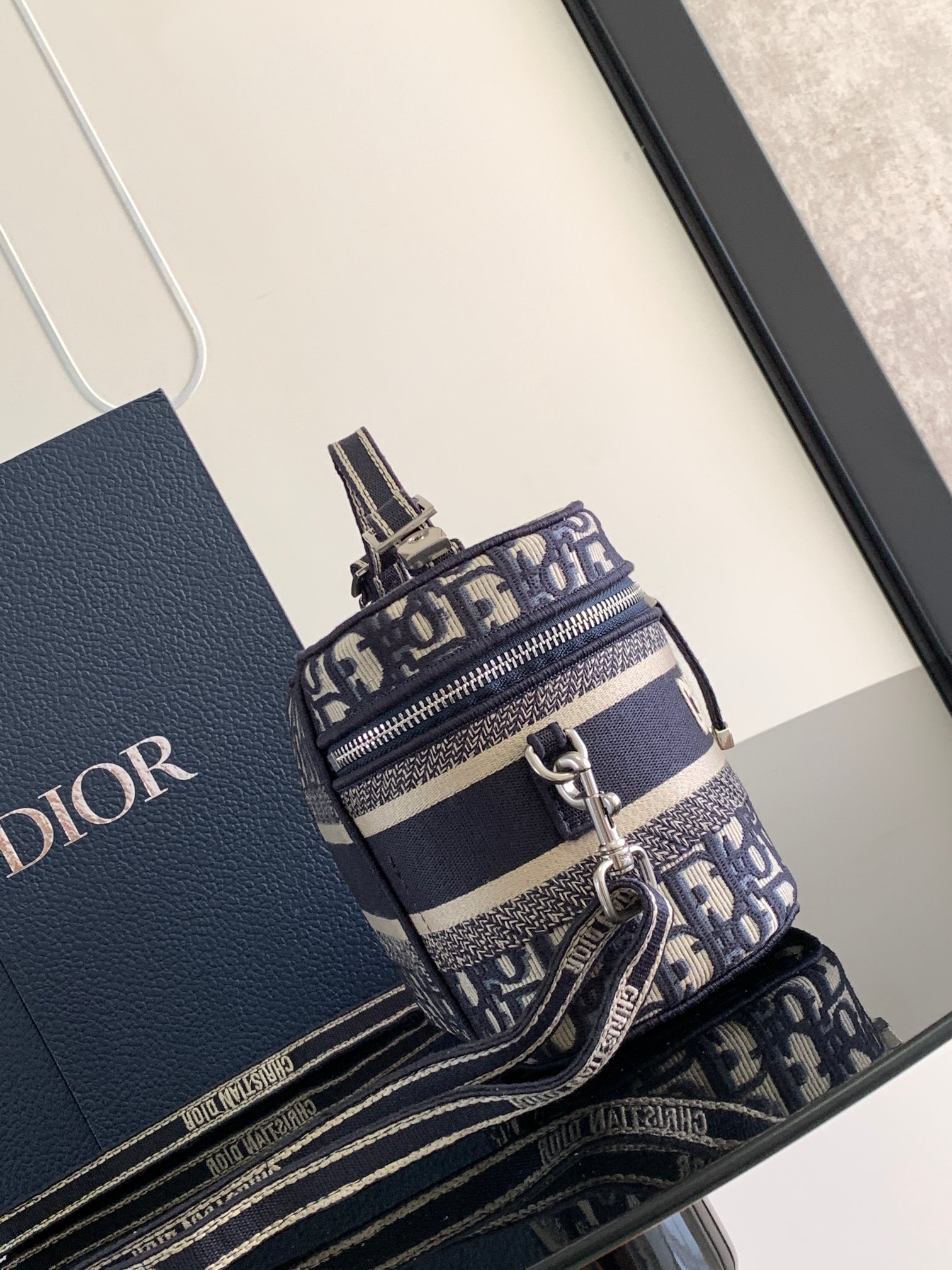 D*or signature vanity bag-24*14*18cm