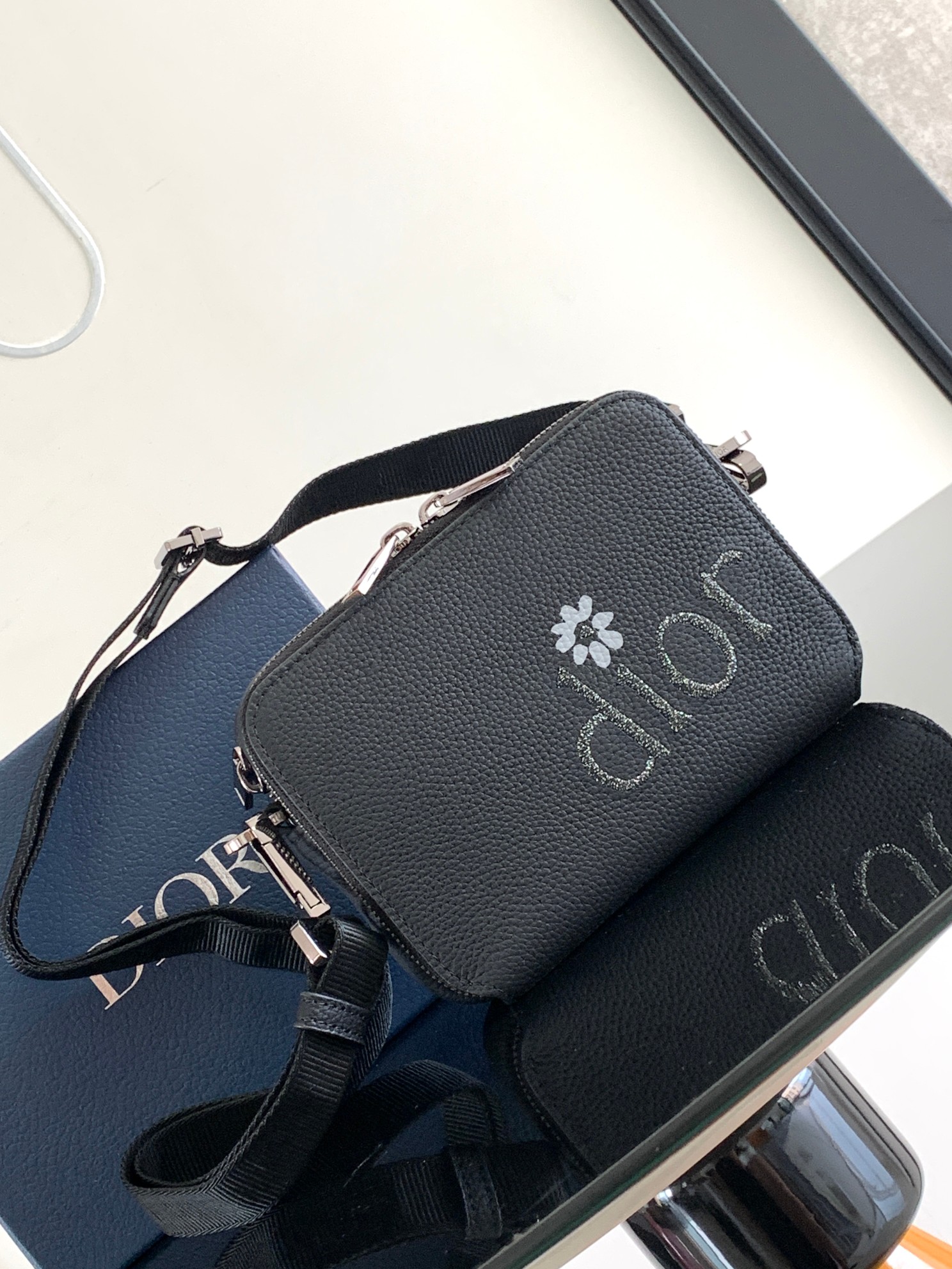 D*or&by erl crossbody bag-17 x 12.5 x 5cm