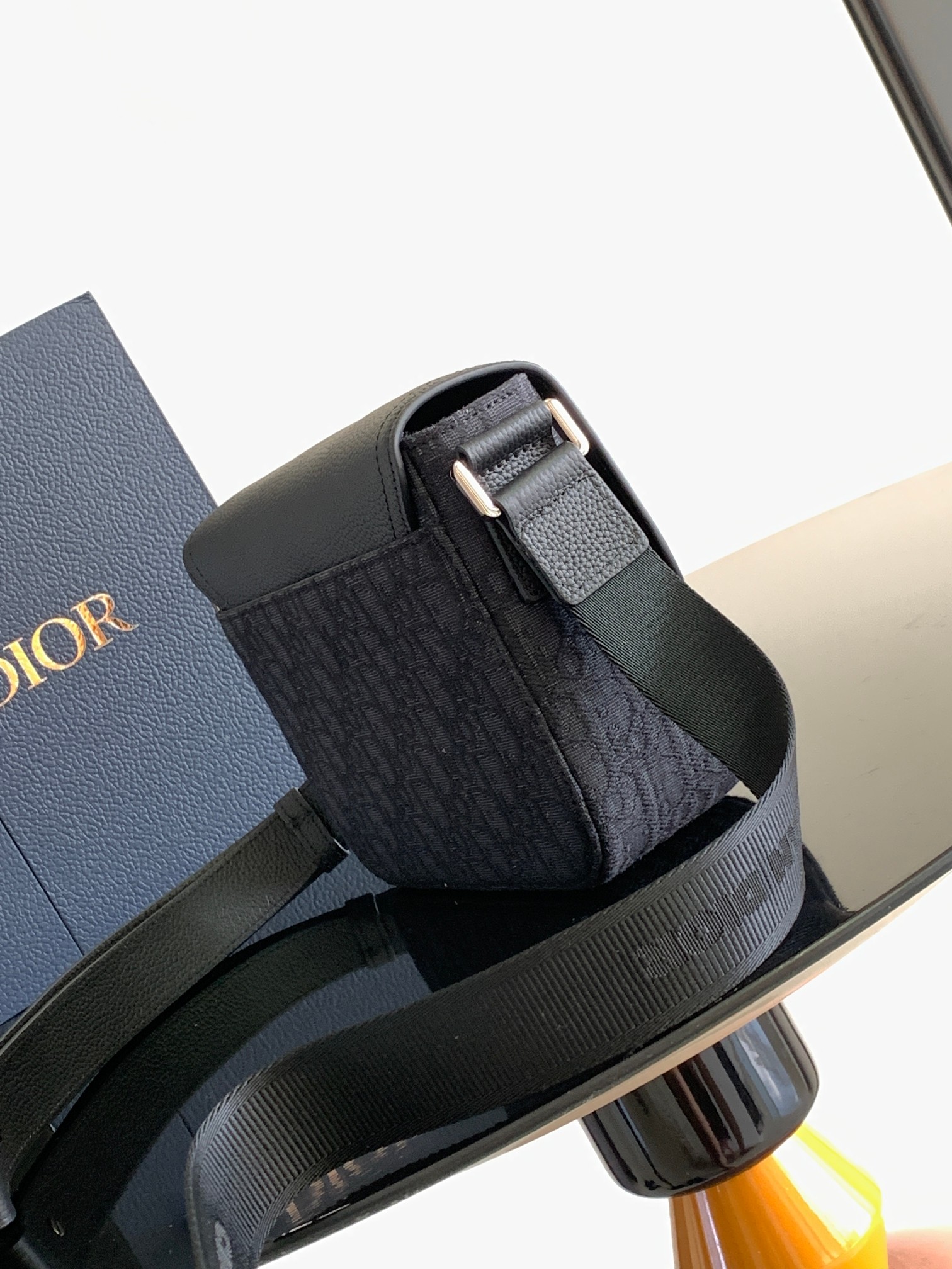 D*or saddle messenger bag-23 x 18 x 6cm