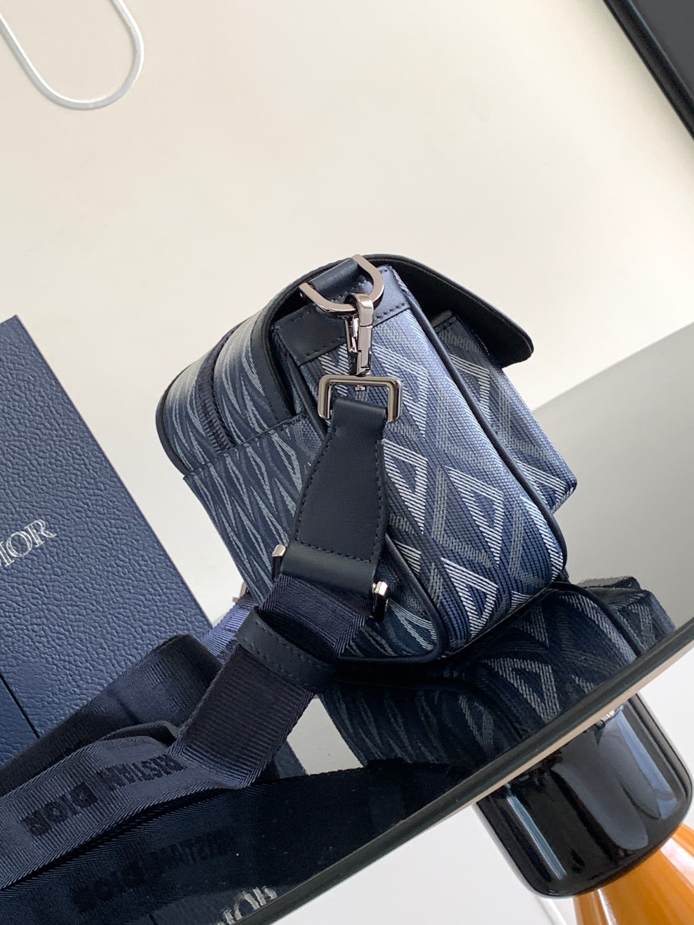 D*or hit the road handbags-27 x 17 x 9cm