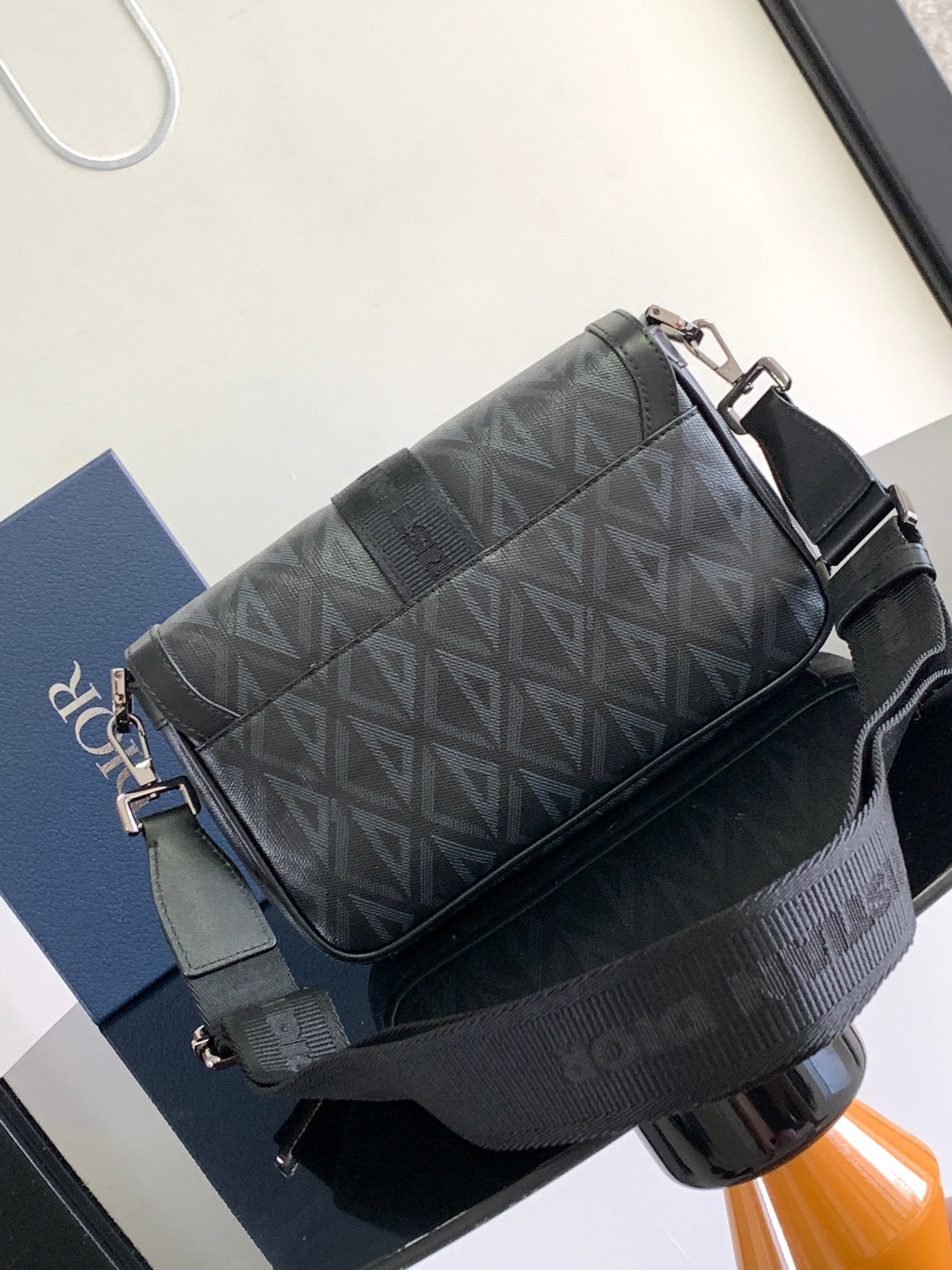 D*or hit the road handbags-27 x 17 x 9cm