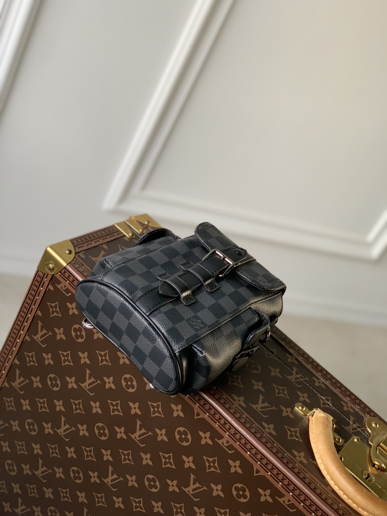 l0*is V*t0n nano christopher bag-14 x 19 x 6cm