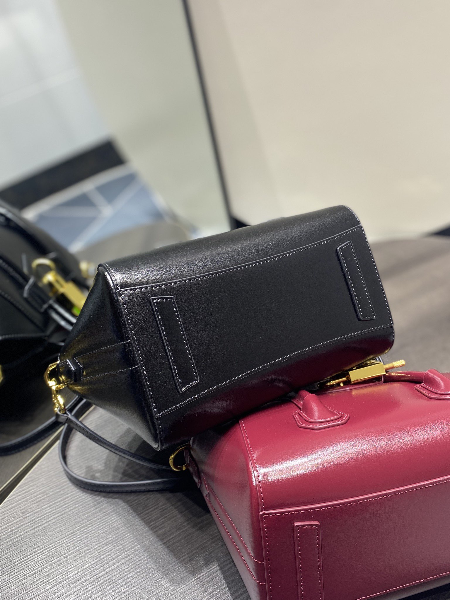 G1uenchy antigona tote-22*20*13cm