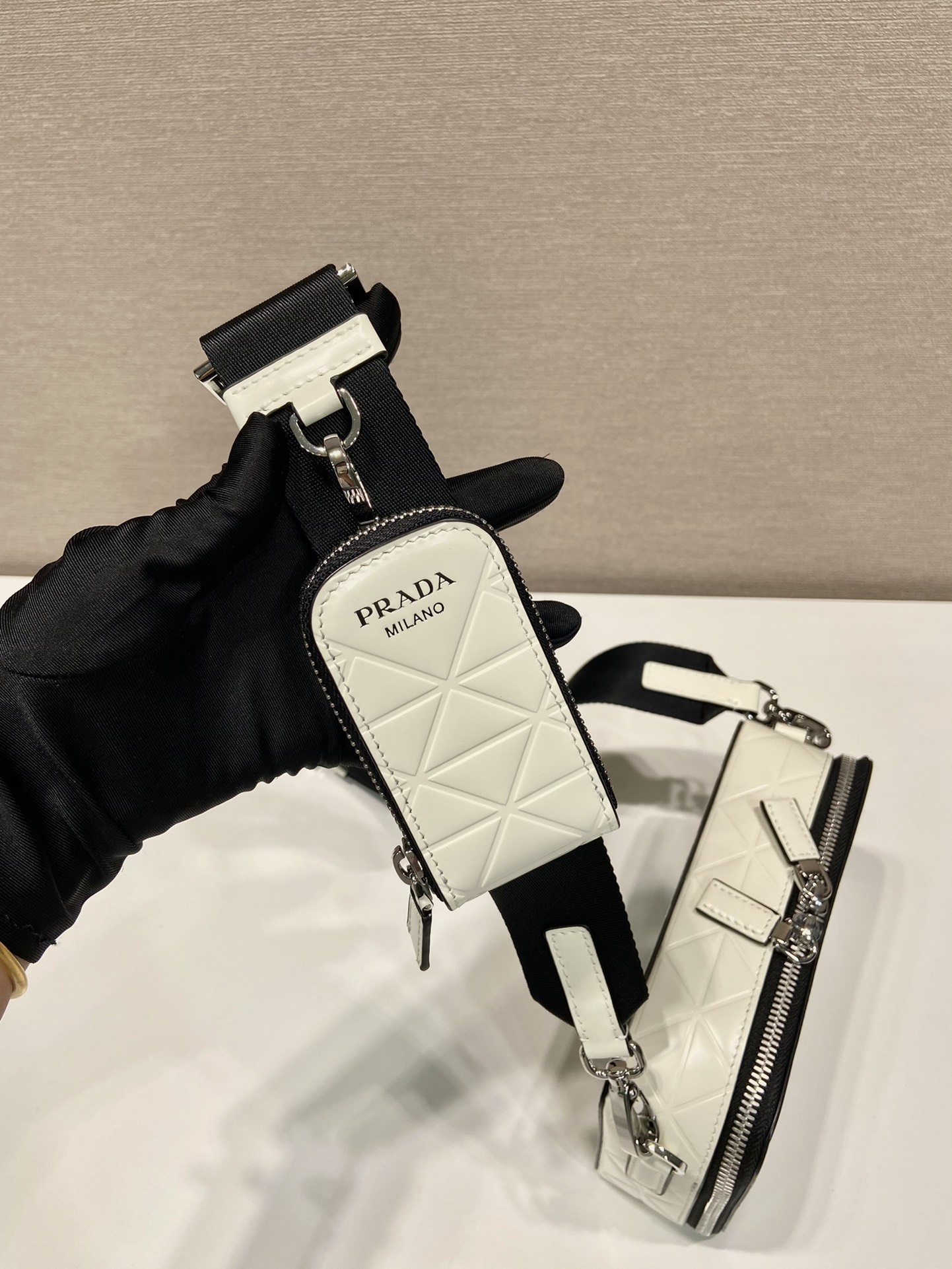 Pra*a camera bag 2vh070-19*12.5*5.5cm