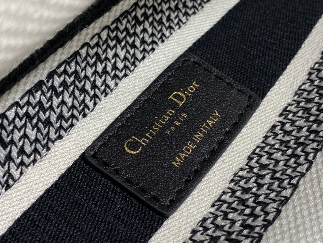 lady D*or handle bag-24cm