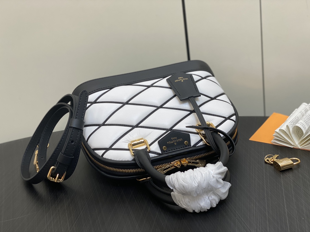 l0*is V*t0n m22878 alma bb-23.5 x 17.5 x 11.5cm