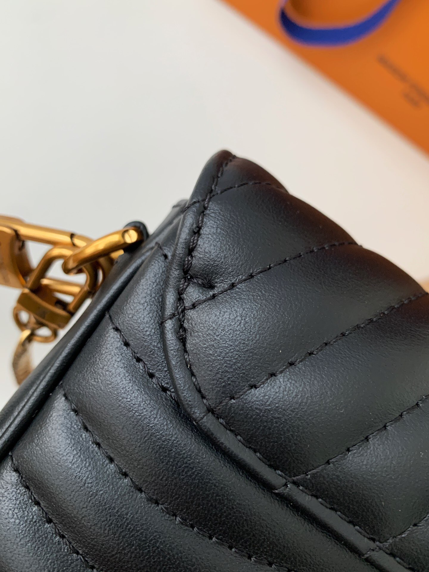 l0*is V*t0n new wave bag-19*14*5cm