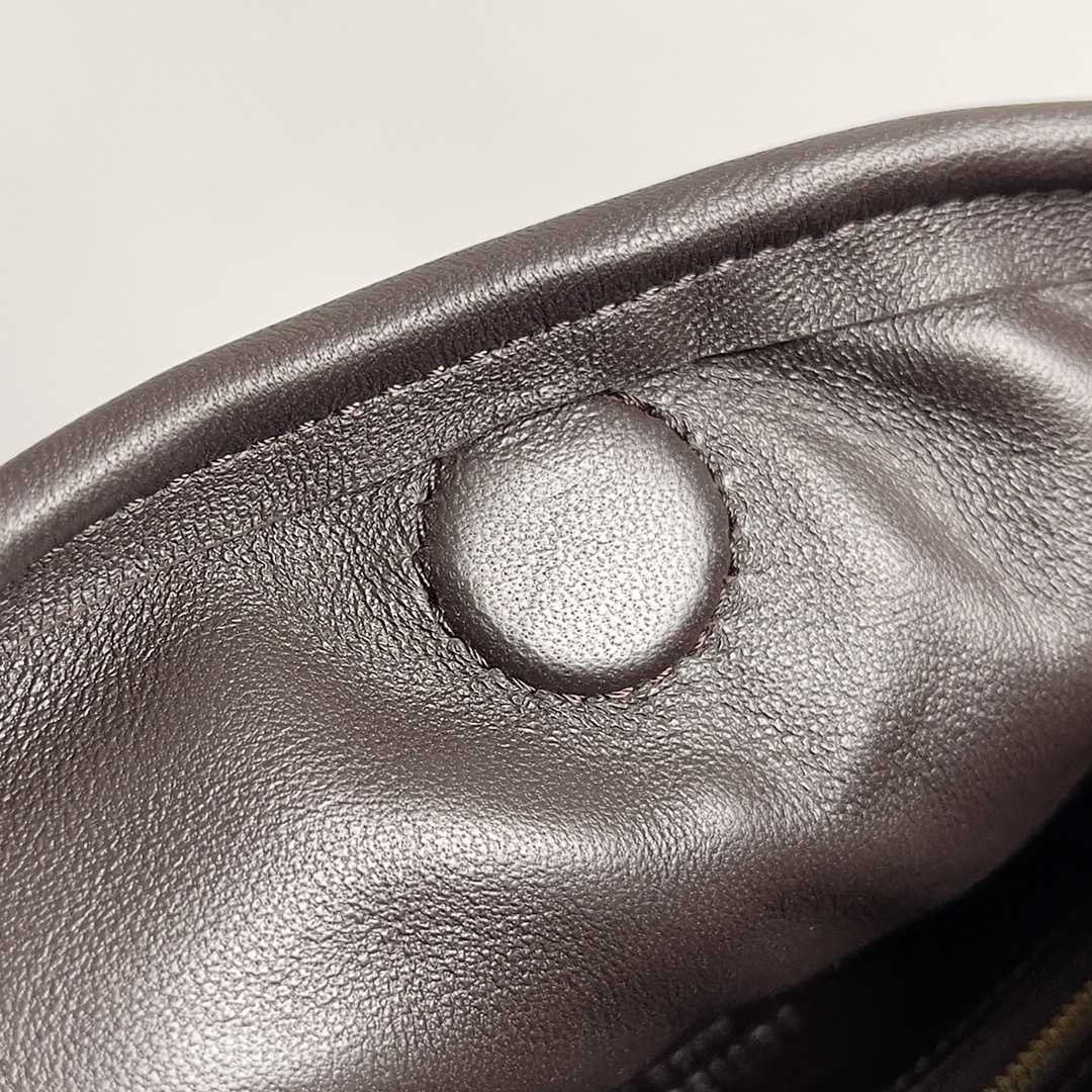 bo*te*ga Ve*ne*ta hop bag-41*20*8cm