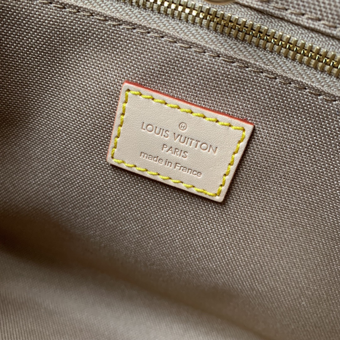 l0*is V*t0n onthego handbag-25*19*11.5 cm