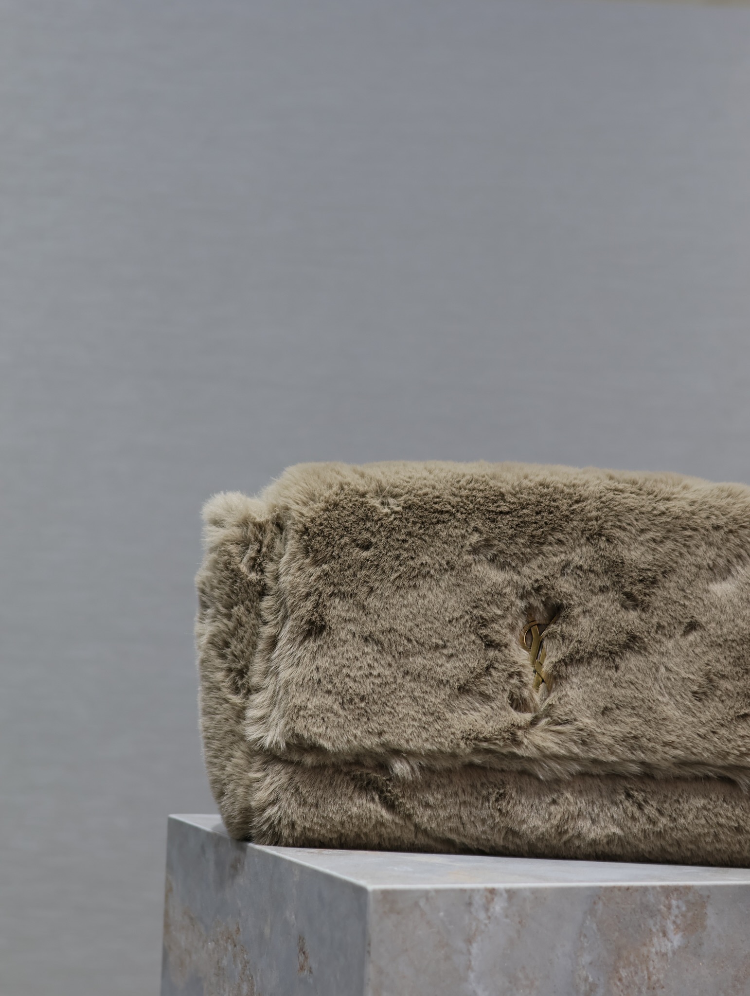 Y*L kate with raffia-28.5×20×6cm