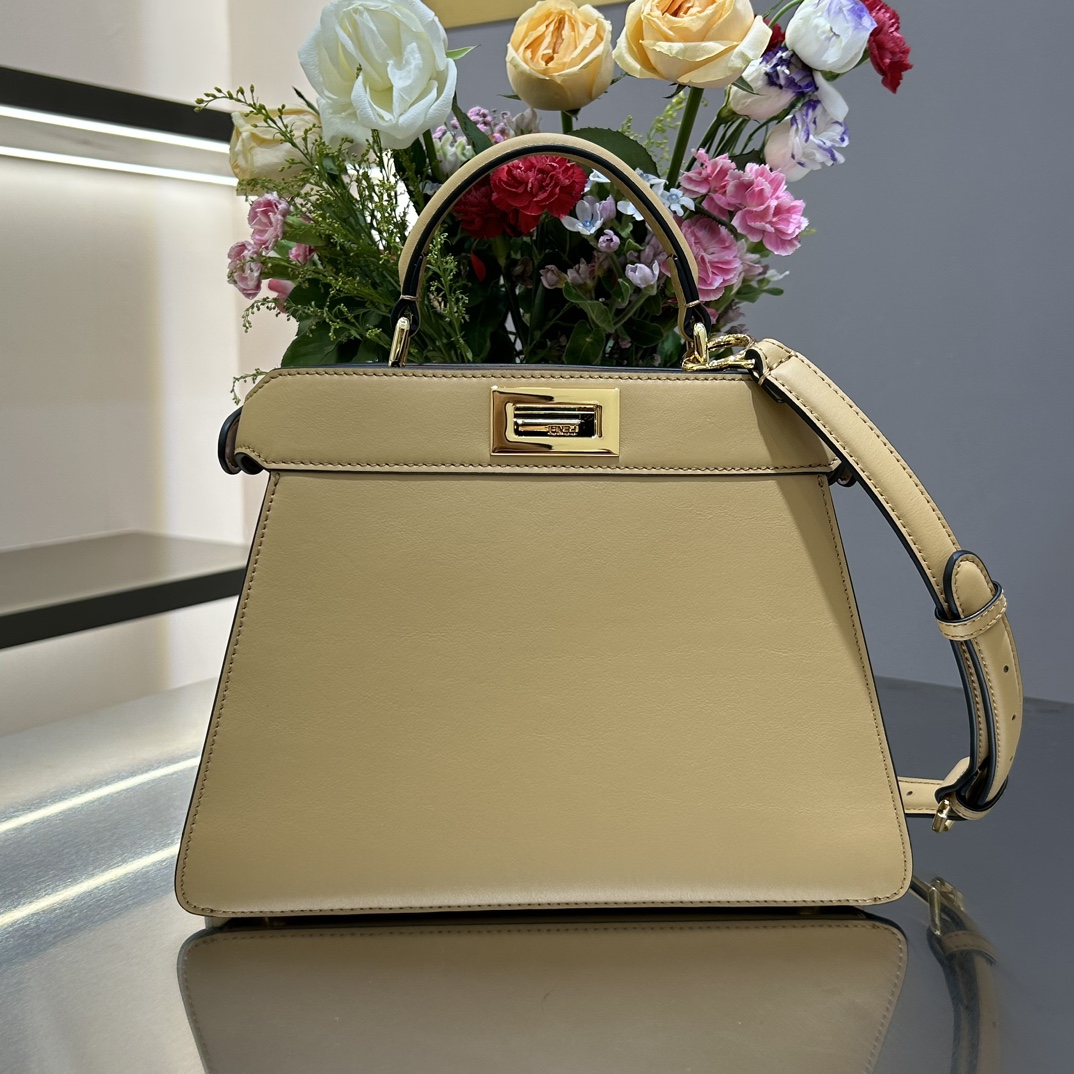 F**di peekaboo iseeu bag-33x25x13cm