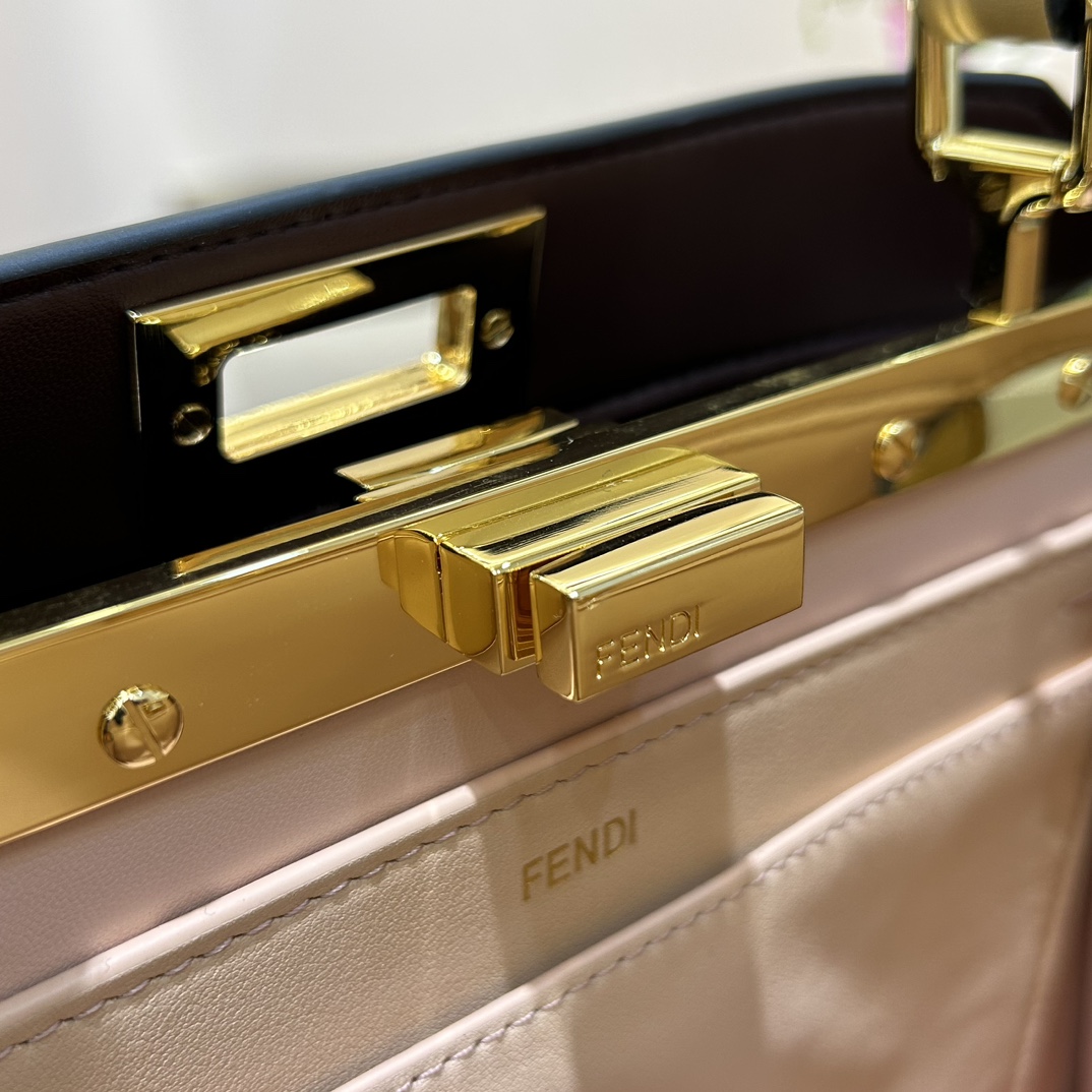 F**di peekaboo iseeu bag-33x25x13cm