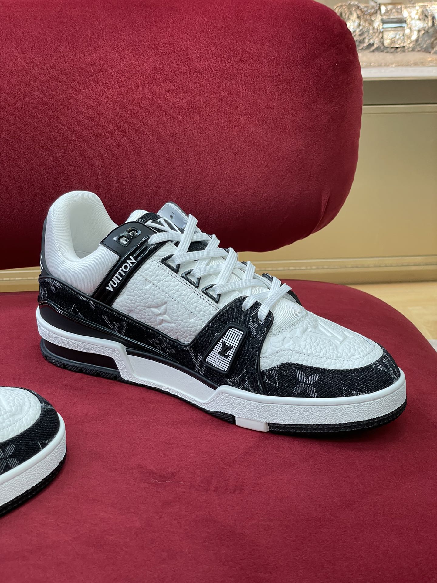 l0*is V*t0n trainer2(eu35-45)