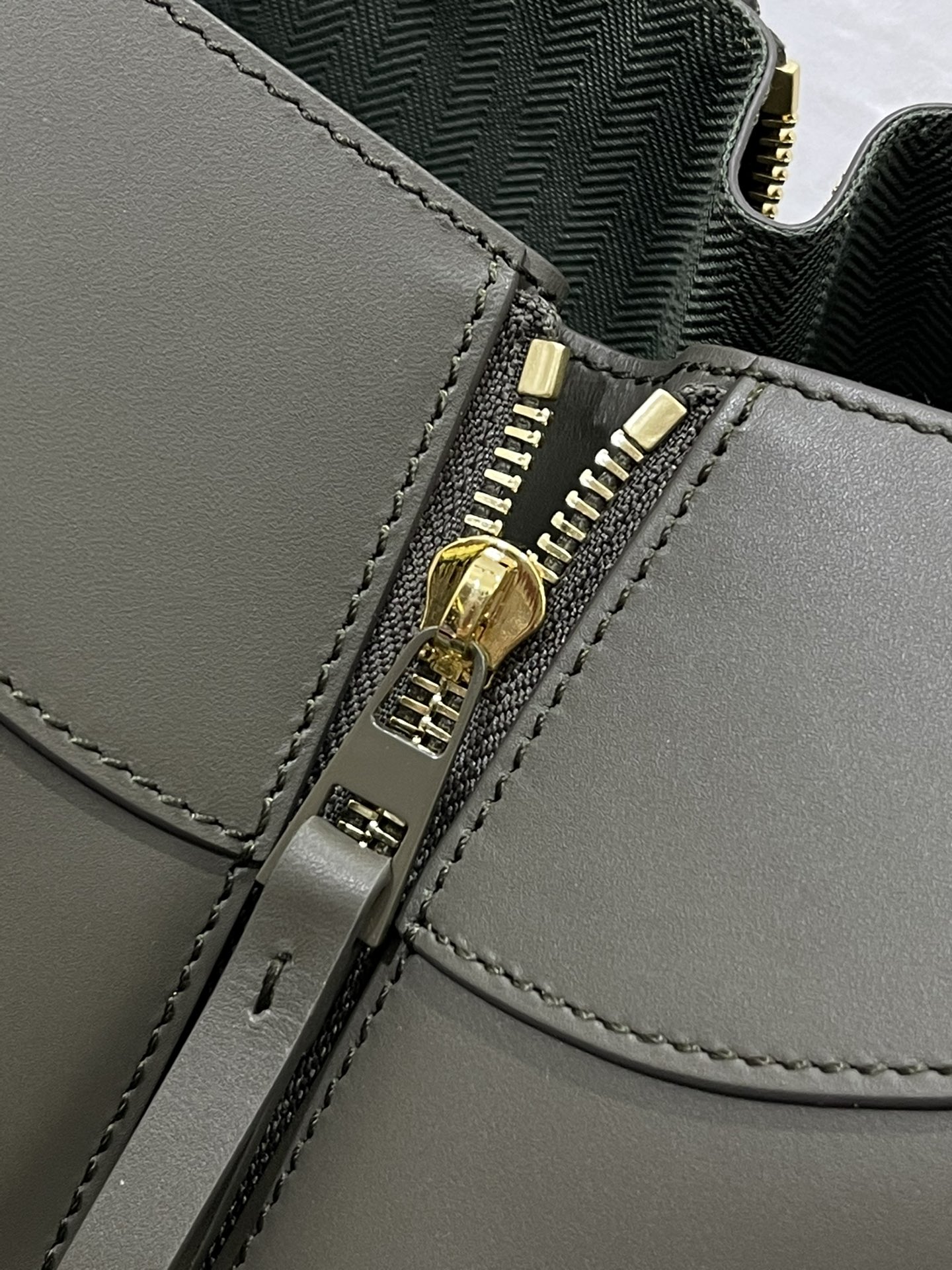 L0ew* hammock bag-20.8*19.5*14.5cm