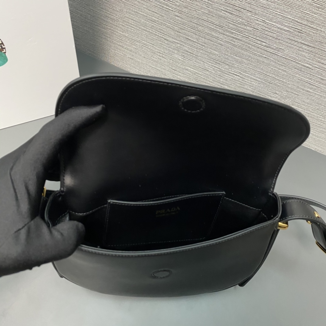 Pra*a moon handbags 1bd365-22*17*5.5cm