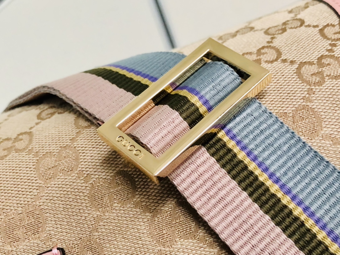 G*u*i messenger bag-38*30*13cm