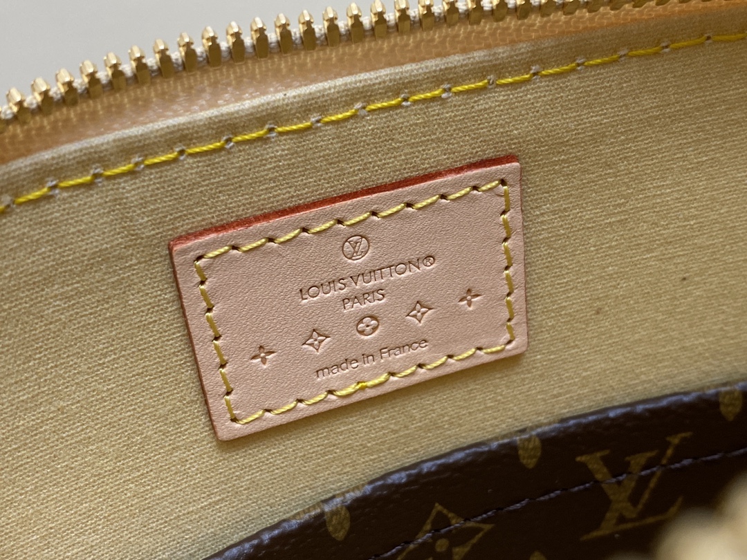 l0*is V*t0n alma bb m24062-23.5 x 17.5 x 11.5cm