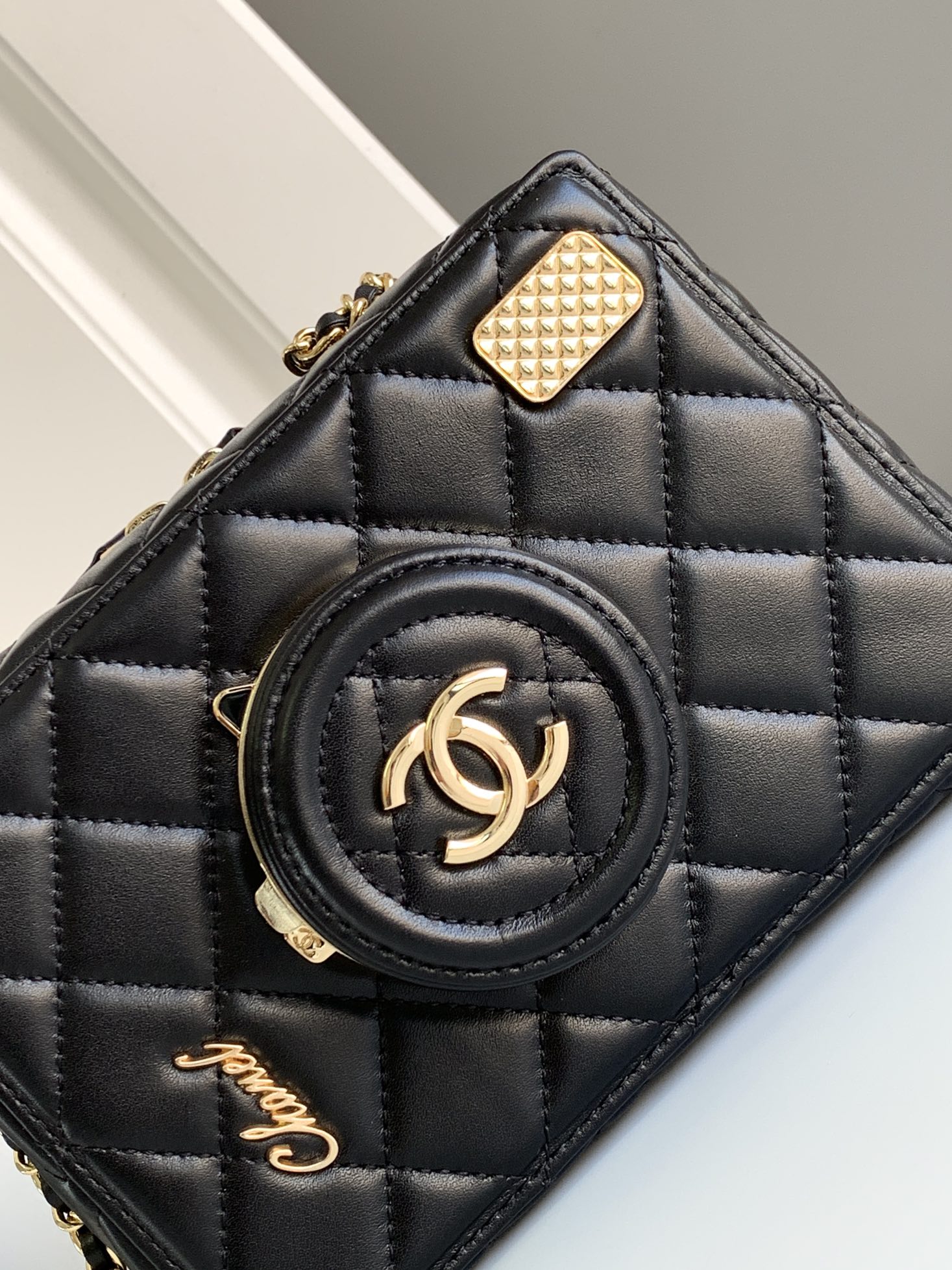 Ch@nel Vintage Camera Bag-18CM