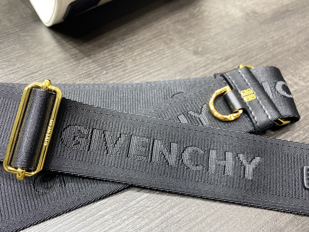 G1uenchy cabas g-tote-19x8x16cm