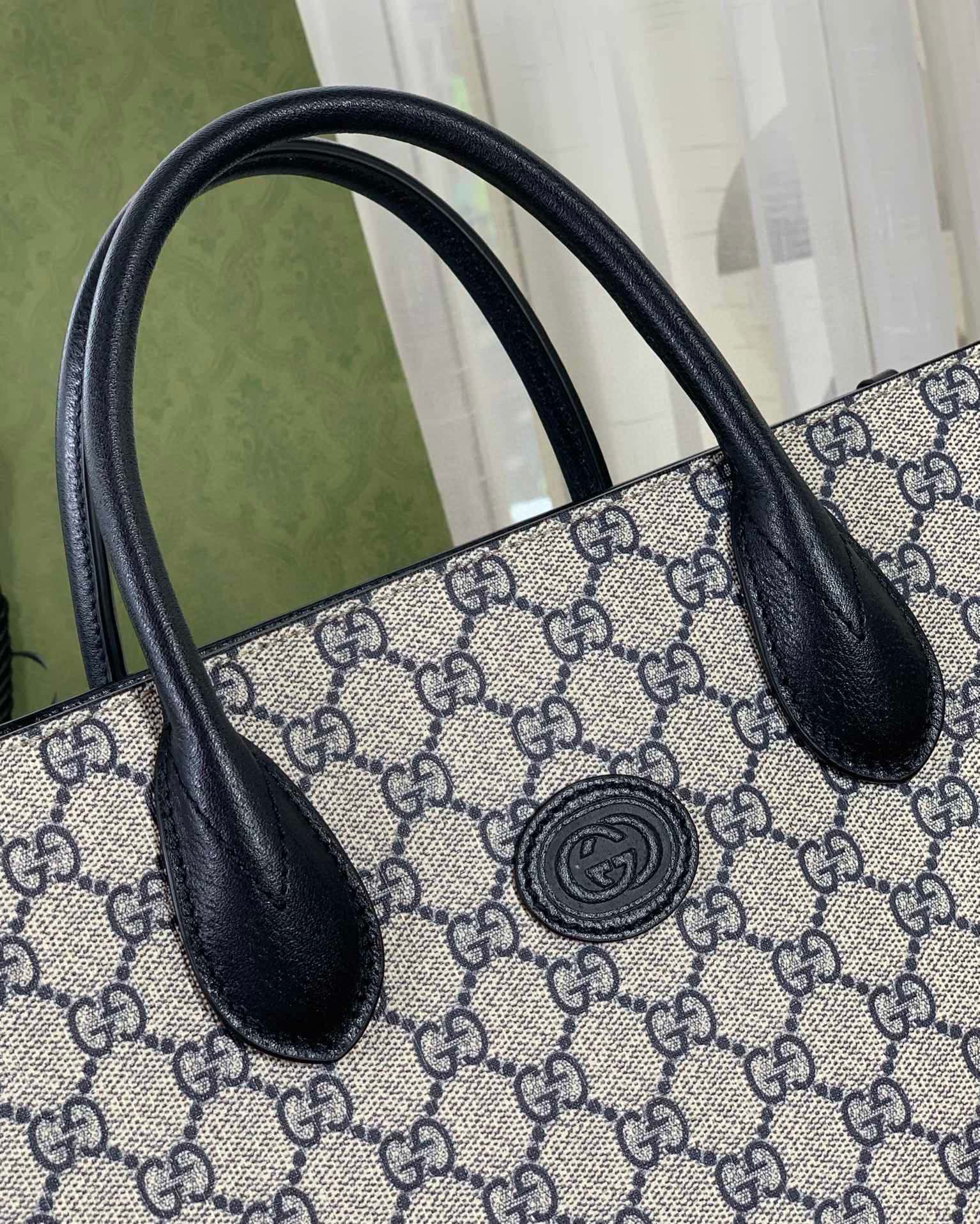 G*u*i ggtote bag-31x26.5x14cm