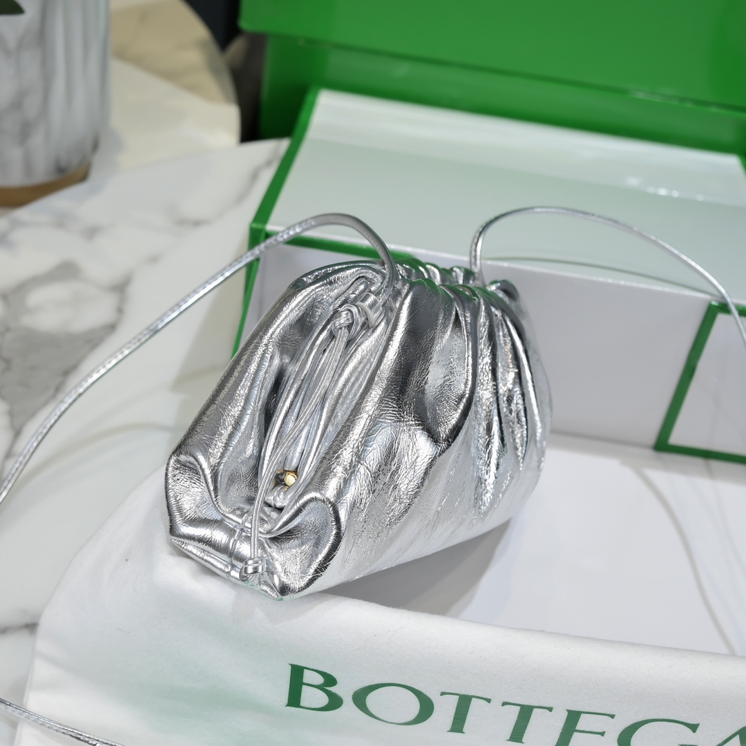 bo*te*ga Ve*ne*ta the pouch bag-22*9cm