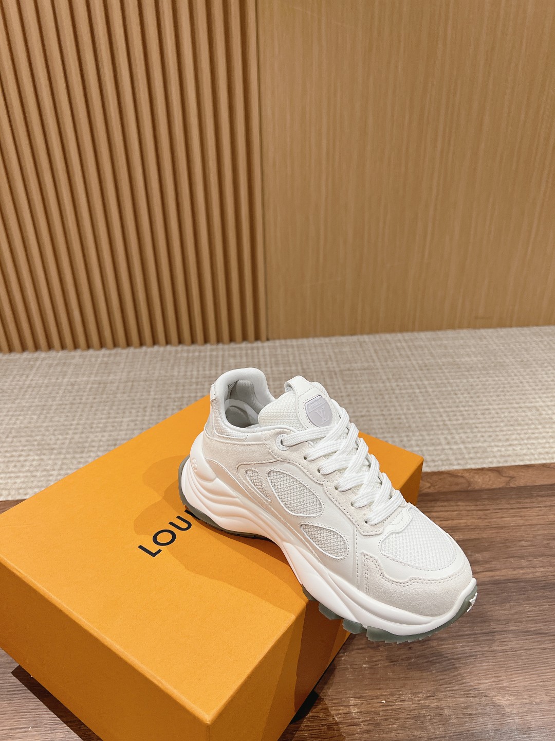 l0*is V*t0n run55 sneakers(eu35-eu41)