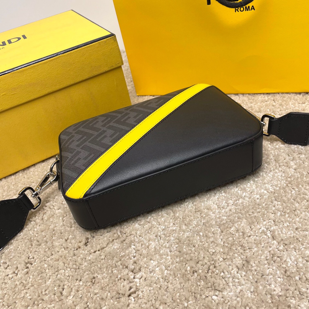 F**di camera bag-22x15x5cm