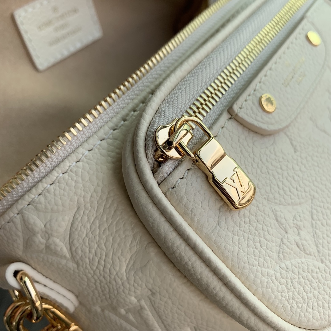 l0*is V*t0n mini bumbag-17 x 12 x 9.5cm