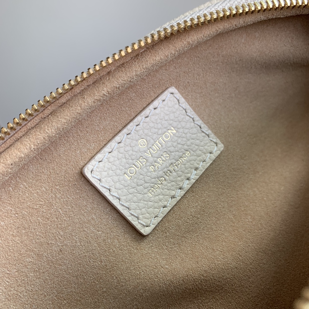 l0*is V*t0n mini bumbag-17 x 12 x 9.5cm