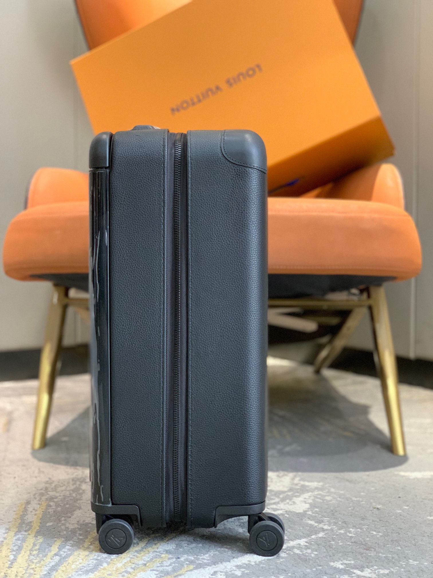 l0*is V*t0n horizon 55-‭38*55*21cm