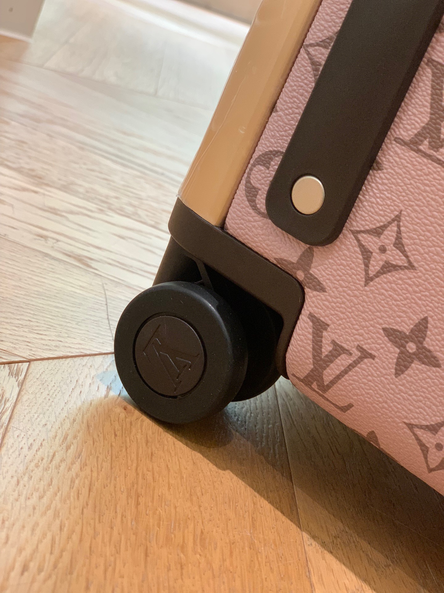 l0*is V*t0n horizon 55-‭38*55*21cm