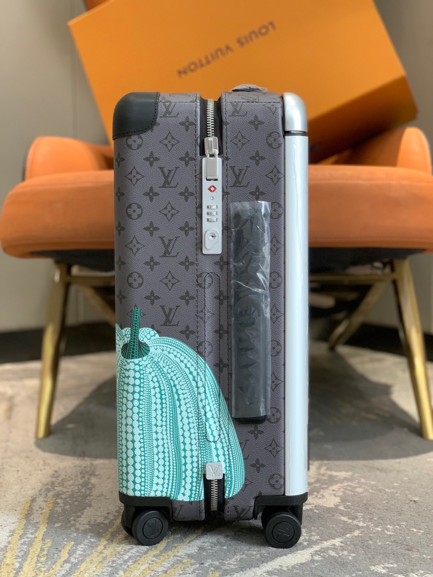 l0*is V*t0n horizon 55-‭38*55*21cm